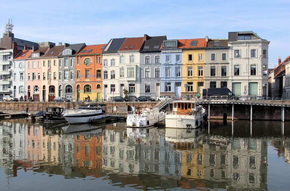 Gracht in Gent bij namiddaglicht